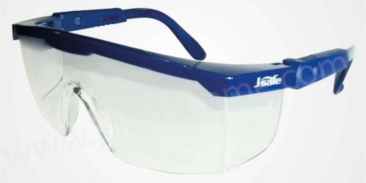 Essential Tips for Workplace Eye Safety