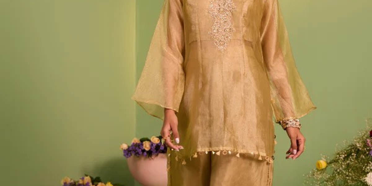Shop Designer Gown for Engagement Online