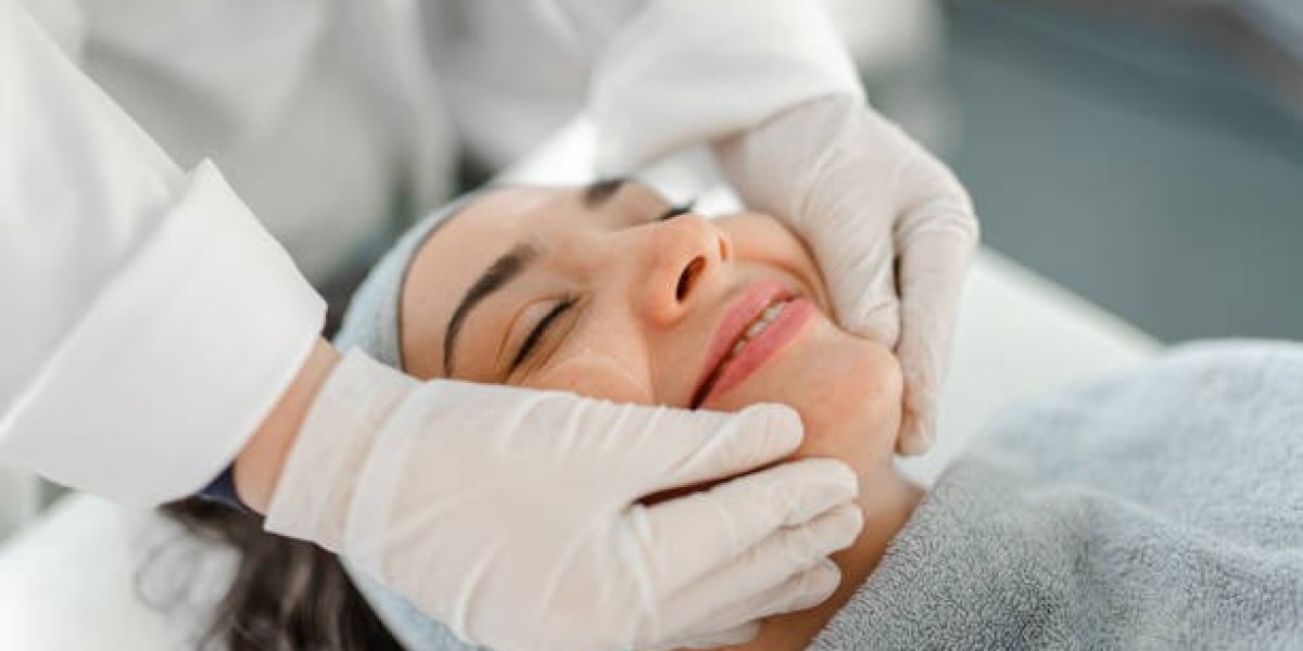 Facelift in Riyadh: Renew Your Confidence Today
