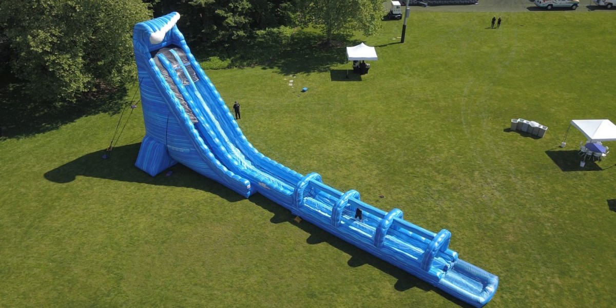 Making Summer Parties Fun with a Water Slide Bo