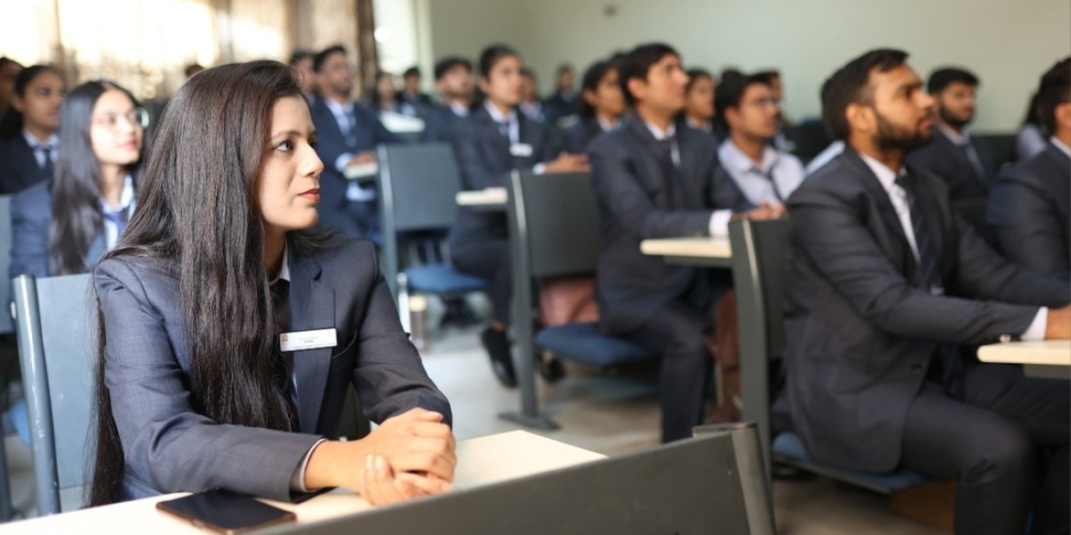 Executive MBA vs MBA: What’s Best for Your Care
