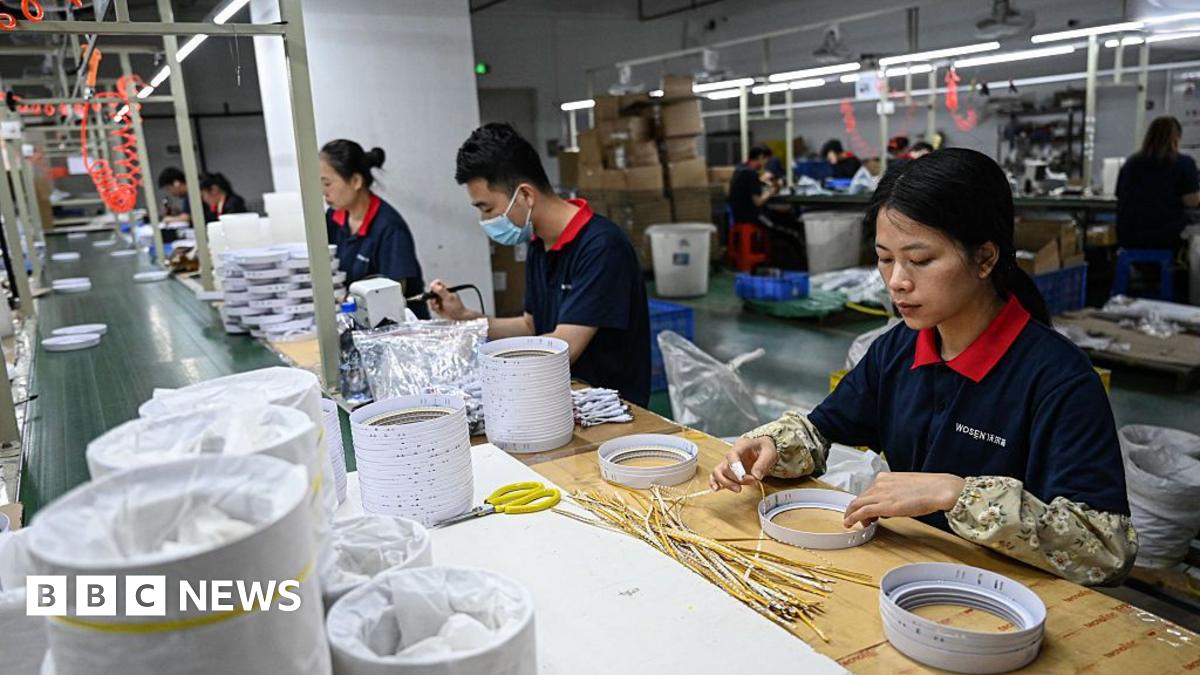 US and China agree to slash tariffs as trade war eases - BBC News