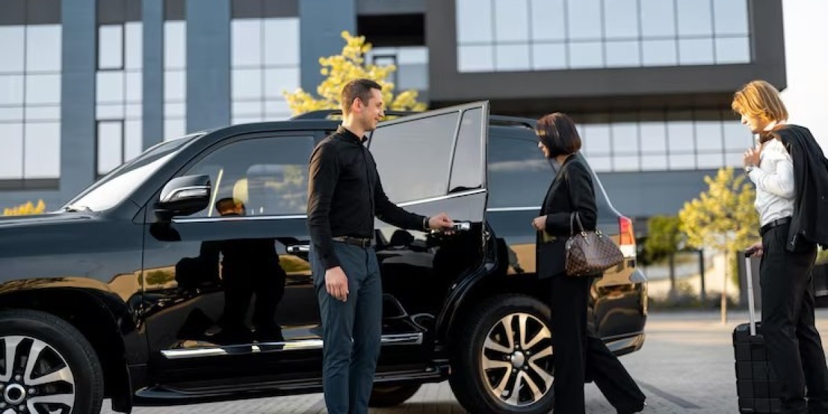 How A Private Chauffeur Near Me Enhances Travel