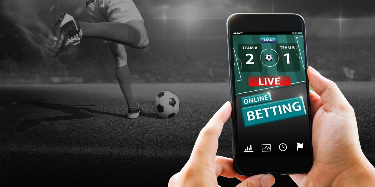 The Psychology of Online Betting: Why We Click,