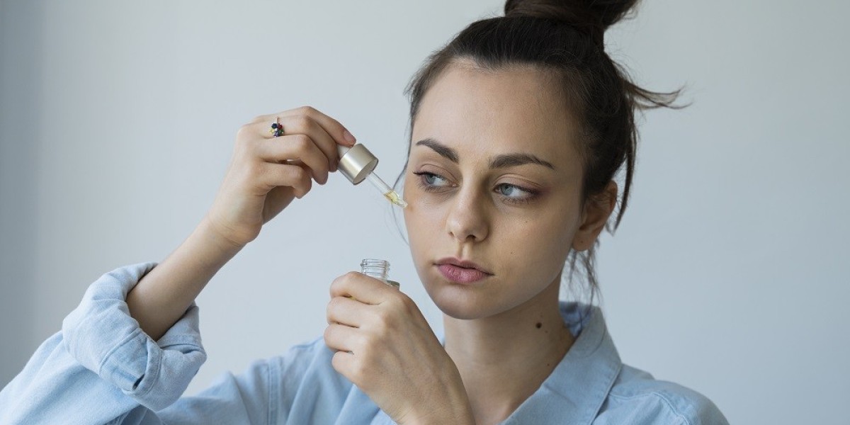 Phenoxyethanol in Skincare: Myths vs. Facts