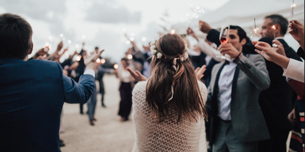 How to Choose the Best DJ Hire Essex for Your E