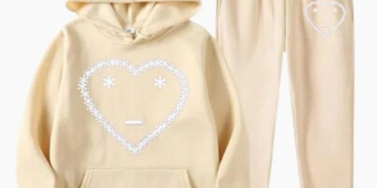 Street Style Starts with Carsicko Sweatpants