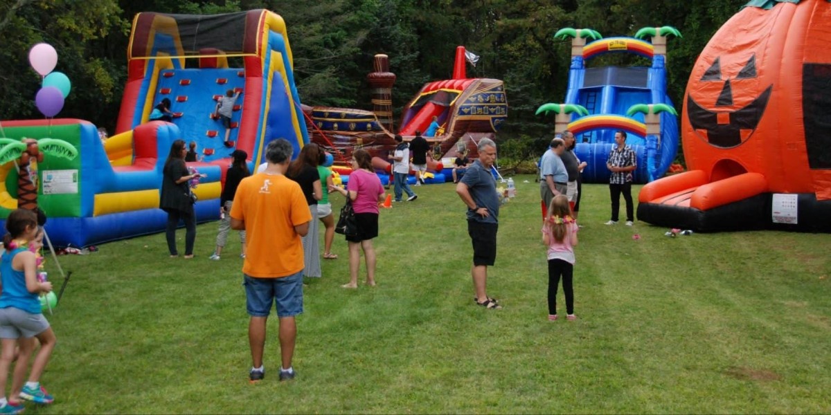 Why Balloon Bounce House Rentals Are a Hit at E