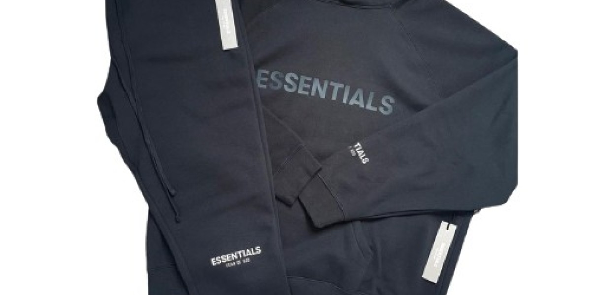 Upgrade Your Closet with the All-Season Essenti