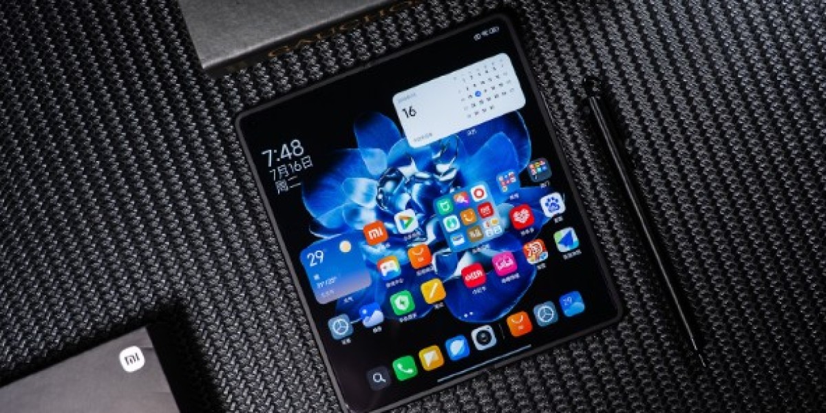 Chọn mau Xiaomi MIX Fold 4 hop phong thuy