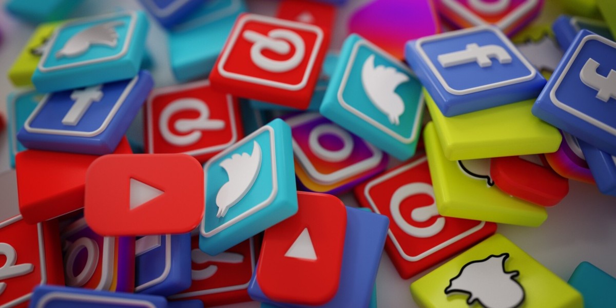 Top Features in a Social Media Management Tool