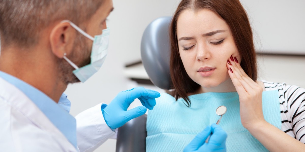 Dealing with Cracked or Broken Teeth? Here's Wh