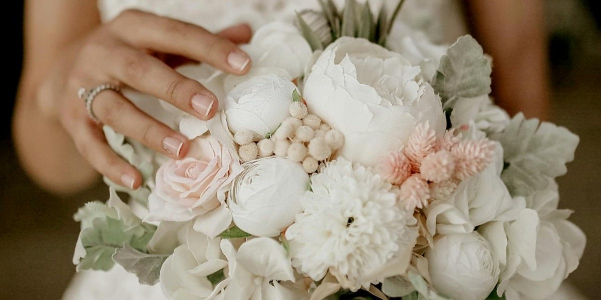 How to Match Engagement Ring with Bridal Jewels