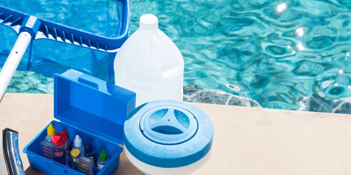 Pool Cleaning Service in Parkway | Bechara Pool