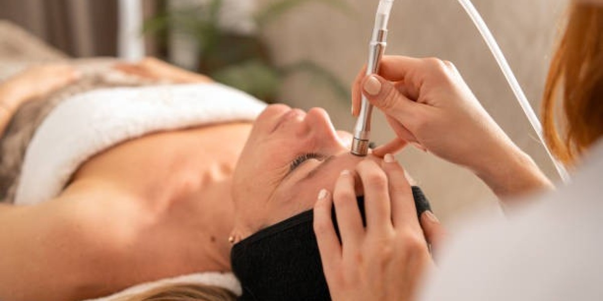 Why More People Are Choosing Plastic Surgery in